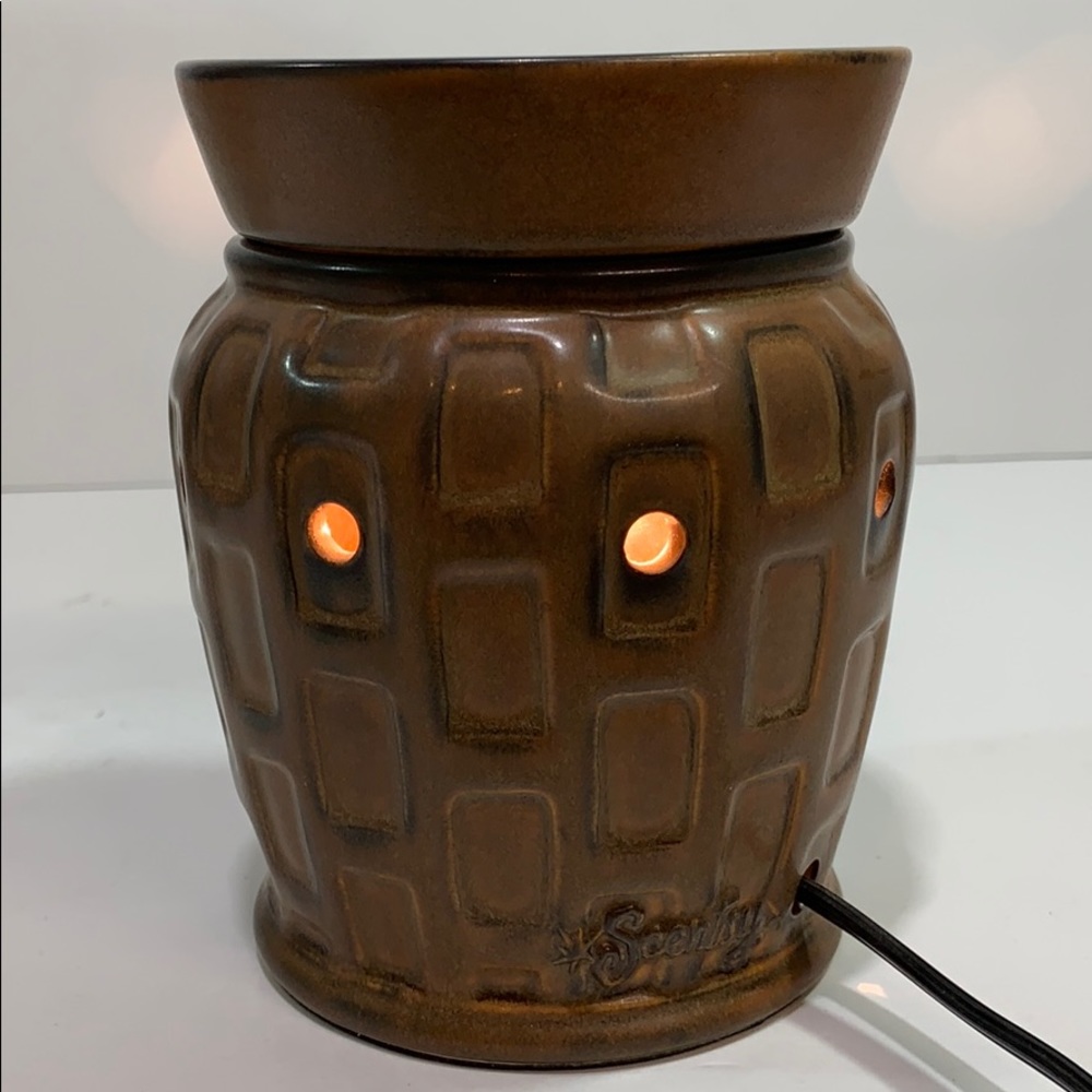 Strata Scentsy Warmer